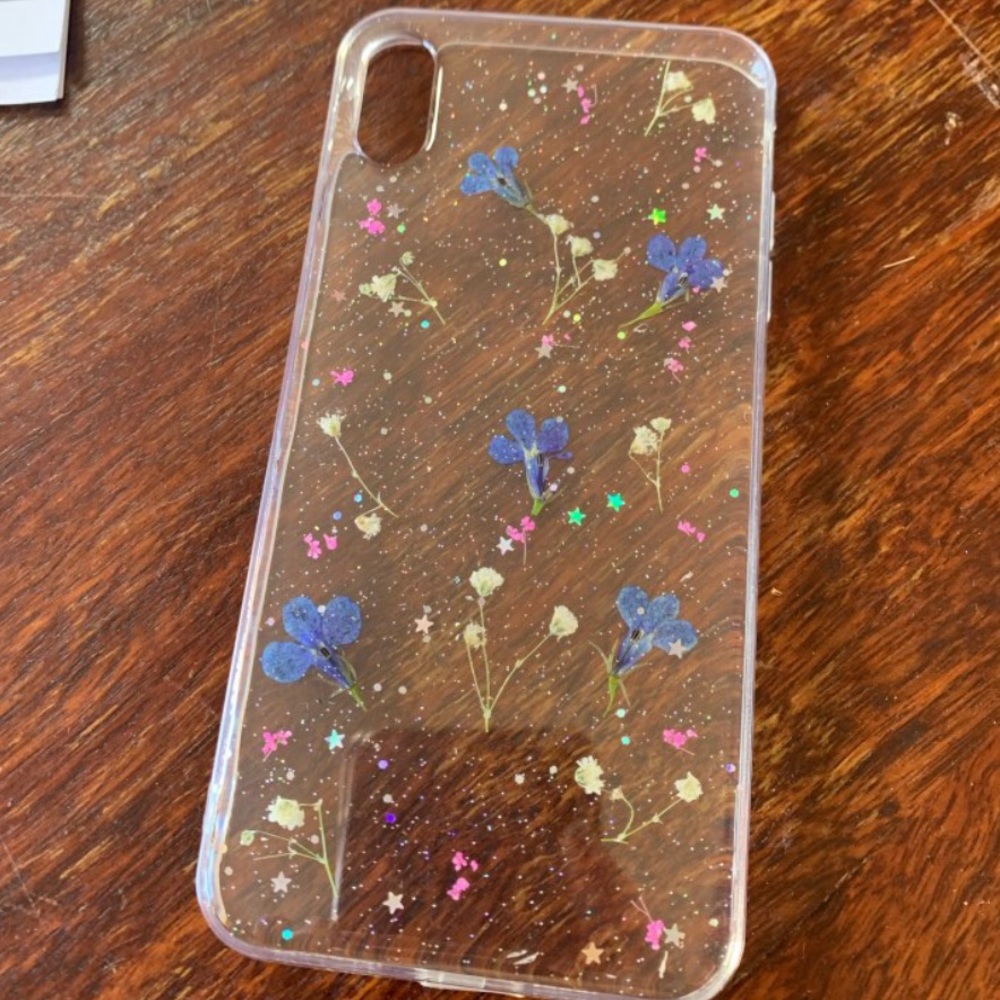 iPhone floral cases❤️🐝